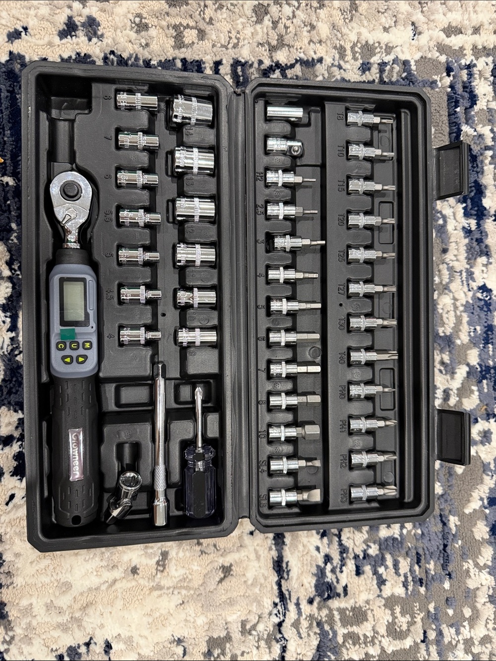 Growneer Digital Torque Wrench and Socket Bit Set - Black and Silver